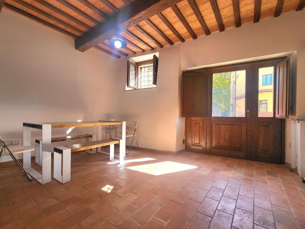 Appartamento Davanti Al Porto Romano Bevagna ภายนอก รูปภาพ